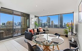 Pristine 2-Bed Central Apartment With City Views